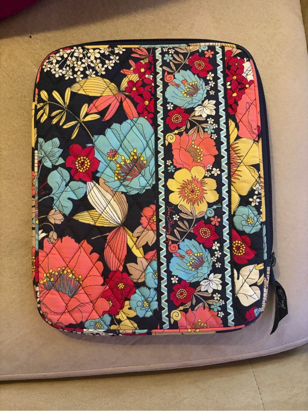 Vera Bradley Happy Snails Quilted Tablet Sleeve Like New!